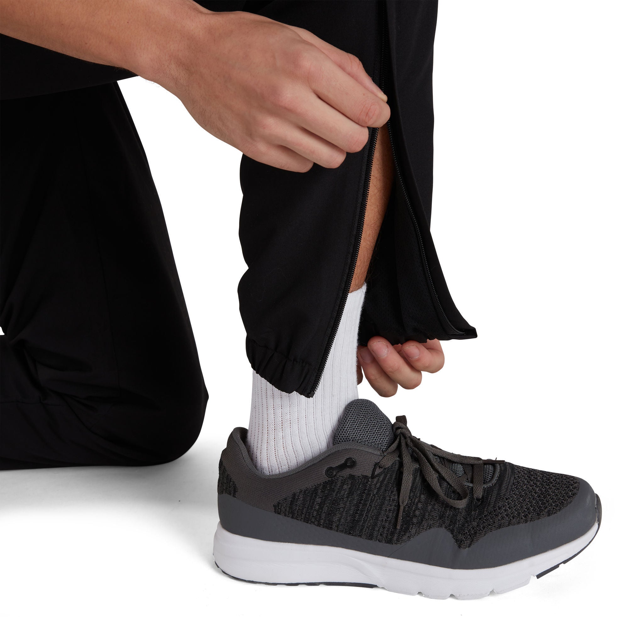 CLUB TRACK PANT AM Herren Trainingshose | Schwarz