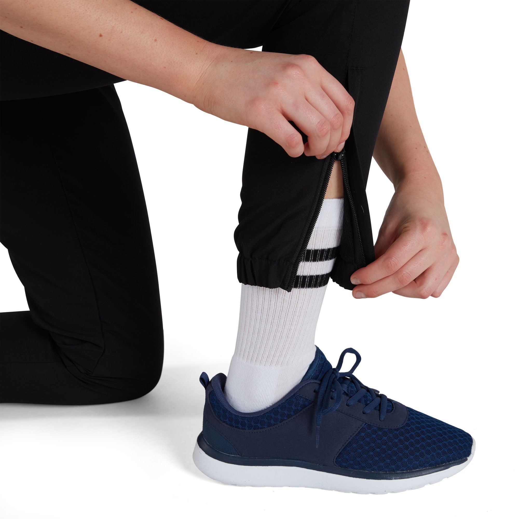 CLUB TRACK PANT AF Damen Trainingshose | Schwarz